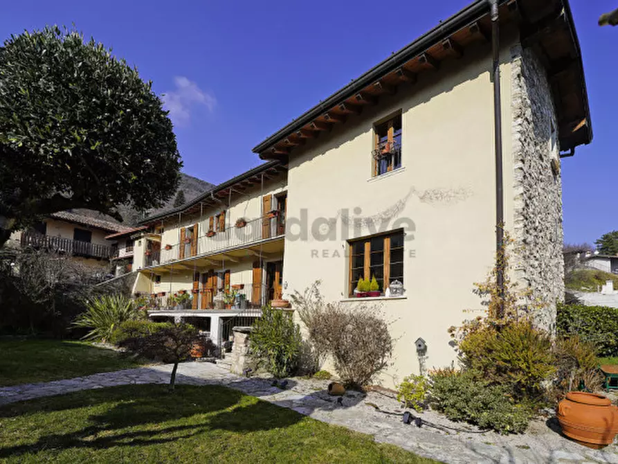 Immagine 6 di Casa indipendente in vendita  in via libertà a Tignale