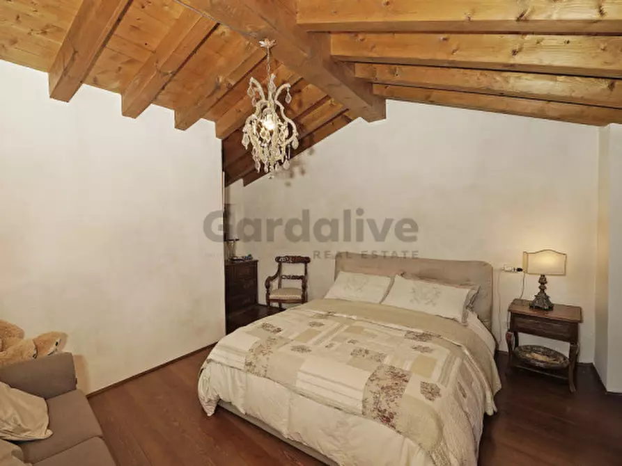 Immagine 18 di Casa indipendente in vendita  in via libertà a Tignale