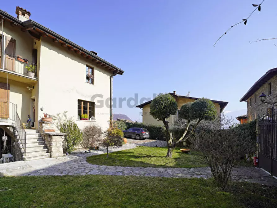 Immagine 20 di Casa indipendente in vendita  in via libertà a Tignale