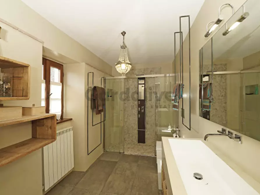 Immagine 30 di Casa indipendente in vendita  in via libertà a Tignale