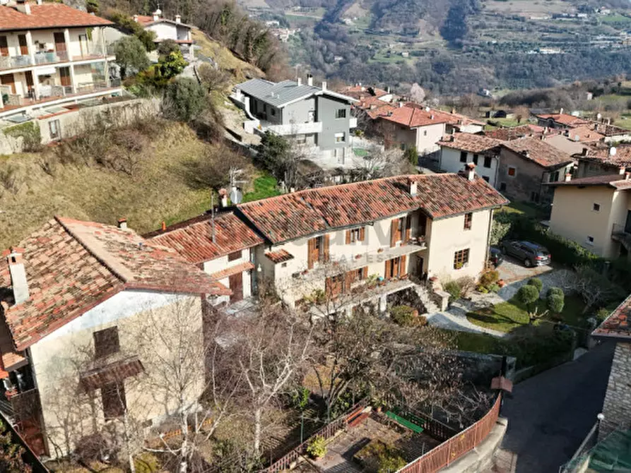 Immagine 34 di Casa indipendente in vendita  in via libertà a Tignale