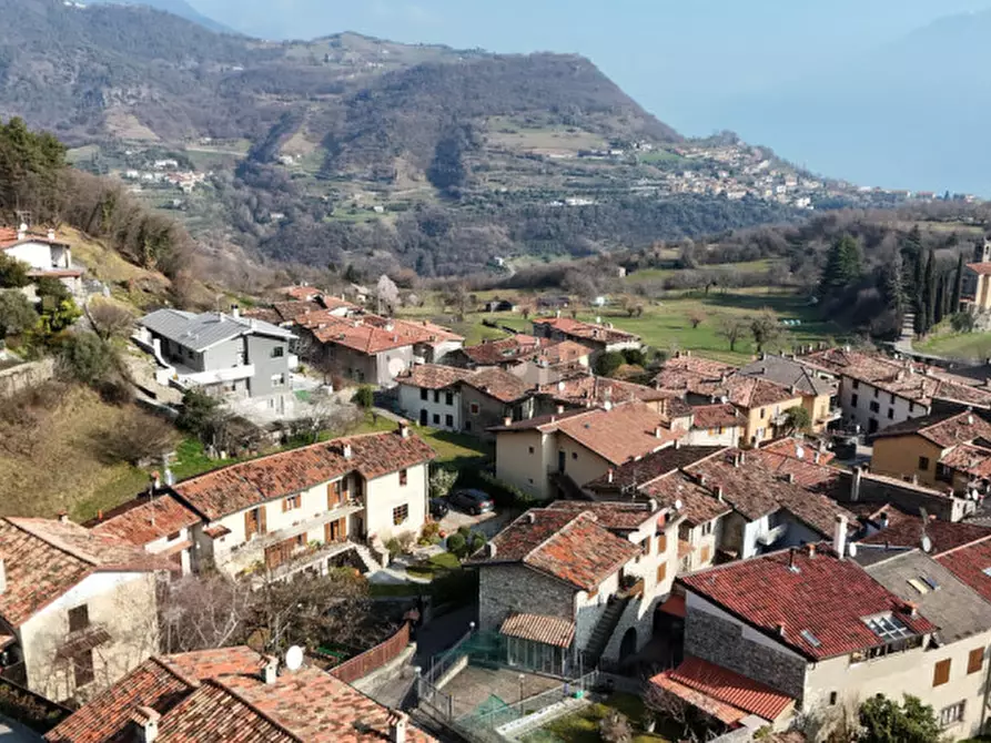 Immagine 35 di Casa indipendente in vendita  in via libertà a Tignale