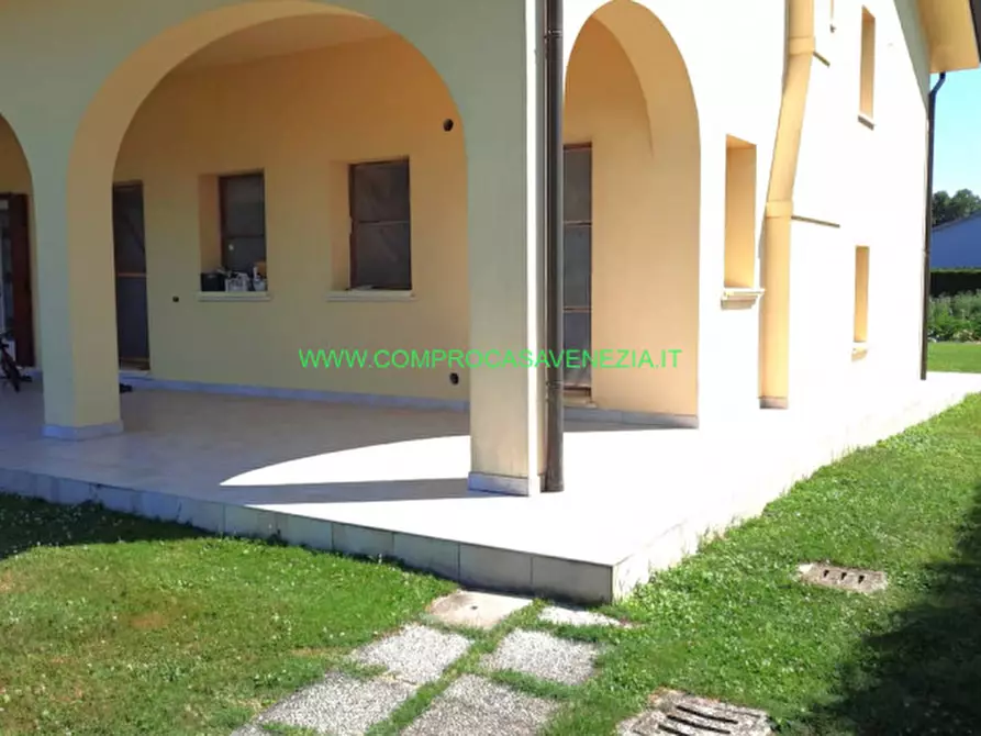 Immagine 3 di Casa bifamiliare in vendita  in chiesa a Casale Sul Sile