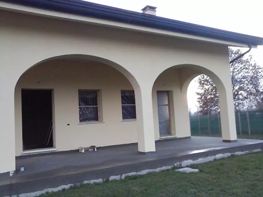 Immagine 17 di Casa bifamiliare in vendita  in chiesa a Casale Sul Sile