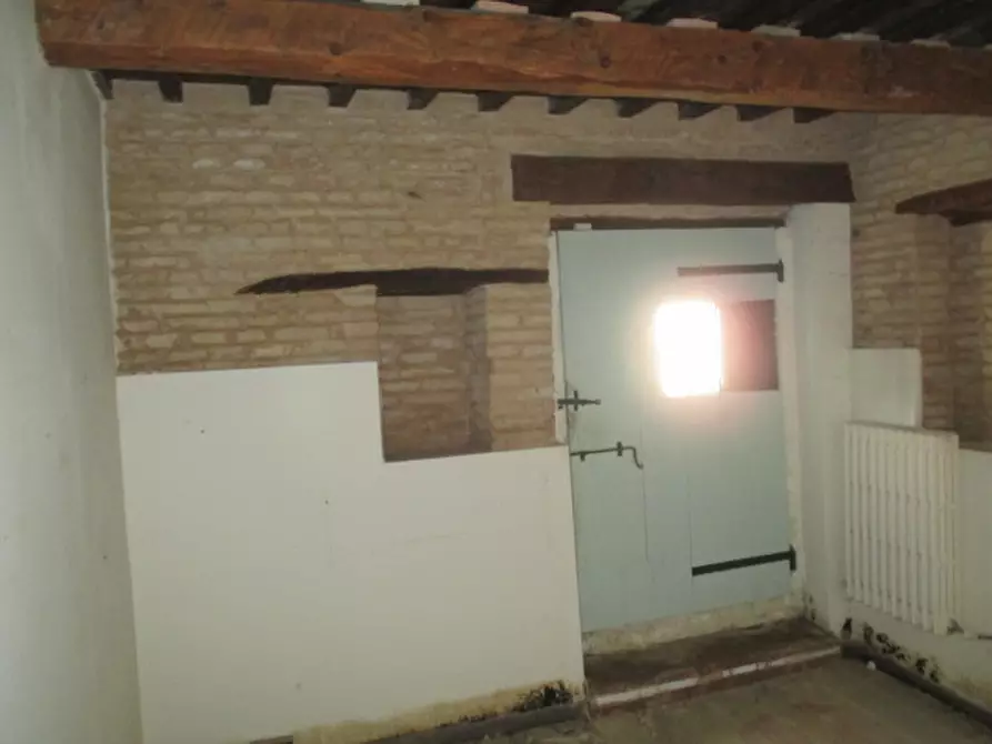 Immagine 30 di Rustico / casale in vendita  a Ostra