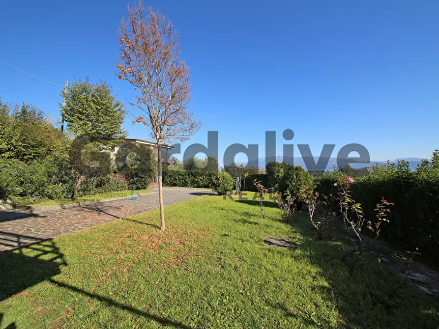 Immagine 24 di Villa in vendita  in Via Zublino 25 a San Felice Del Benaco