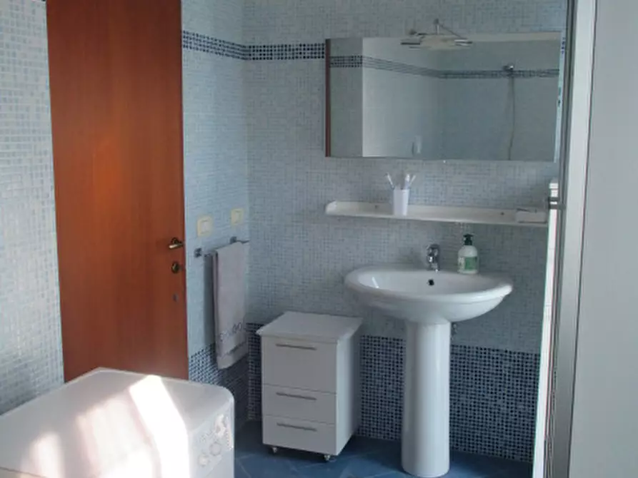 Immagine 9 di Appartamento in vendita  a Trecastelli