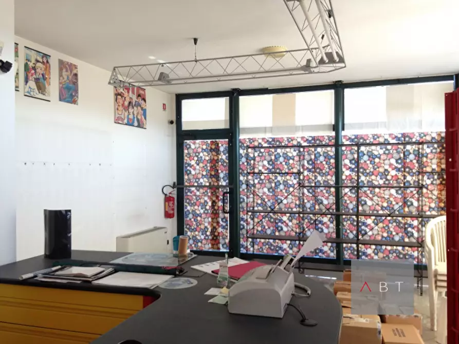 Immagine 1 di Negozio in affitto  a San Giorgio In Bosco