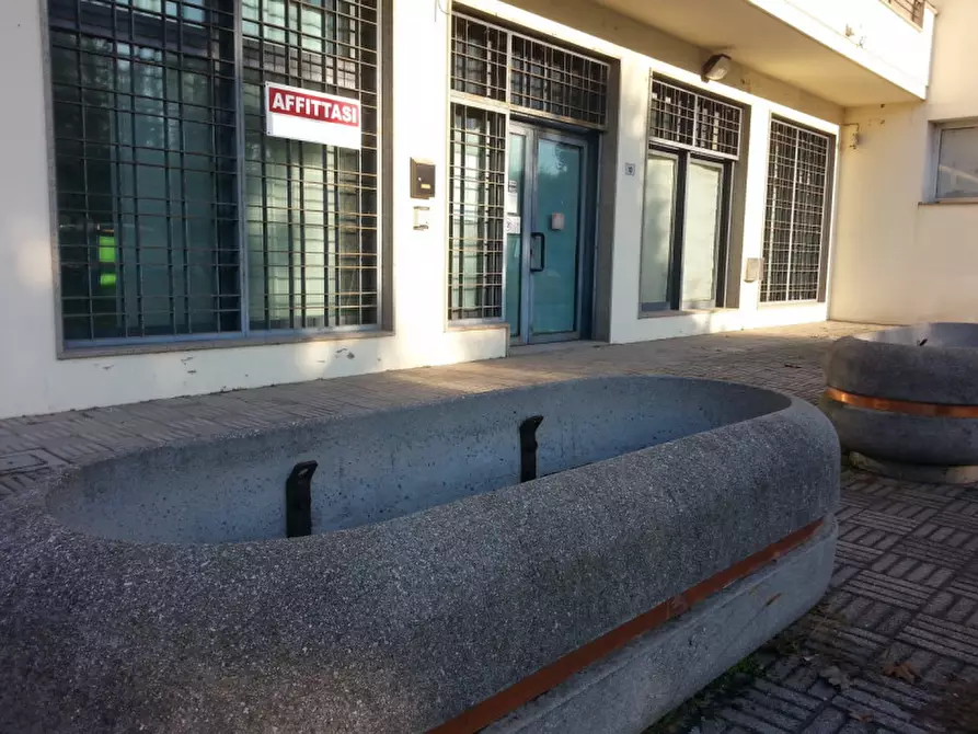 Immagine 10 di Negozio in affitto  in Via G. Matteotti n. 20 Bis - Cavarzere a Cavarzere