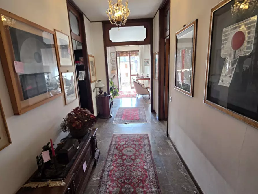 Immagine 3 di Appartamento in vendita  in via cesare battisti a Padova