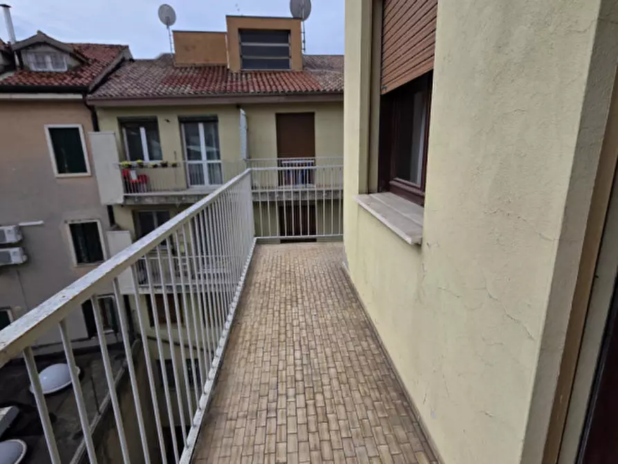 Immagine 15 di Appartamento in vendita  in via cesare battisti a Padova