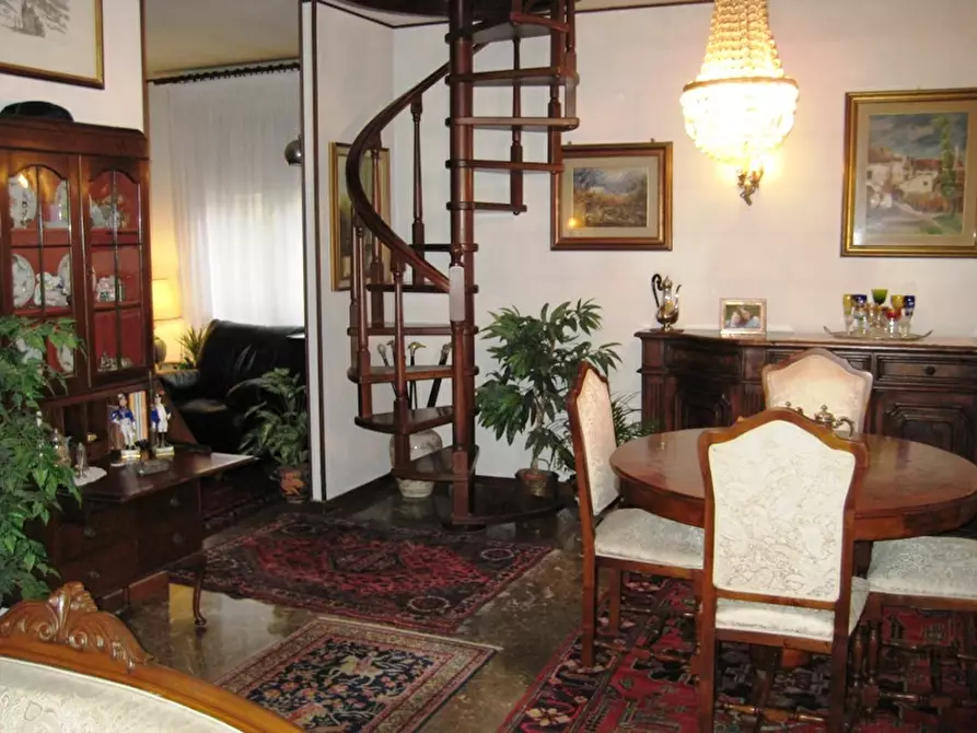 Immagine 6 di Appartamento in vendita  in via cesare battisti a Padova