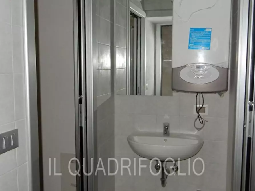 Immagine 6 di Negozio in affitto  a Cesena