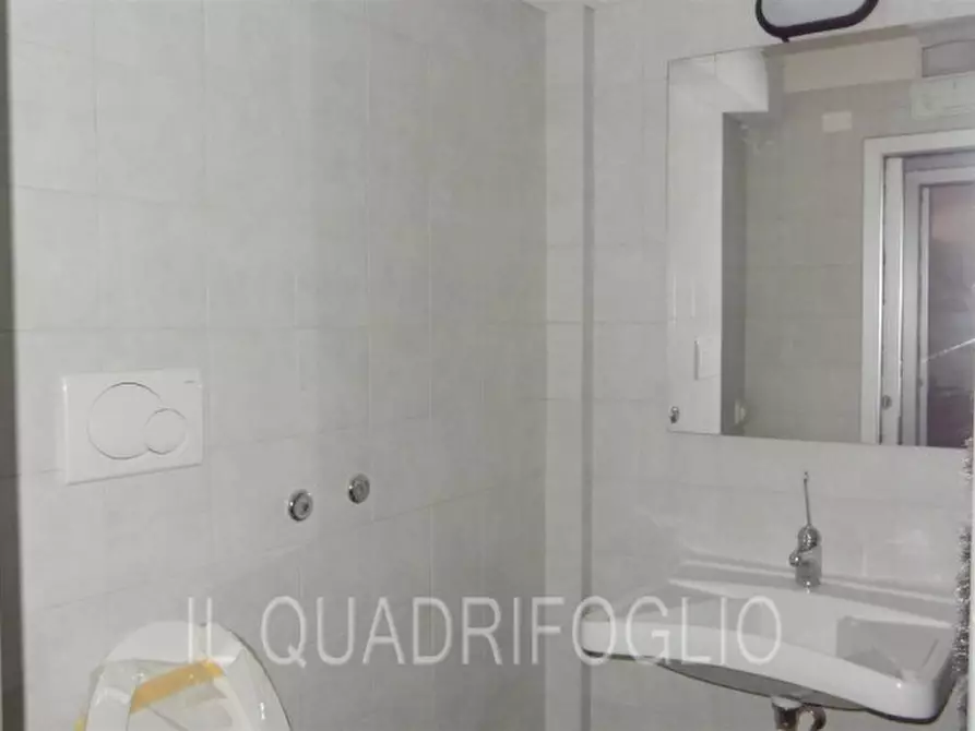 Immagine 7 di Negozio in affitto  a Cesena