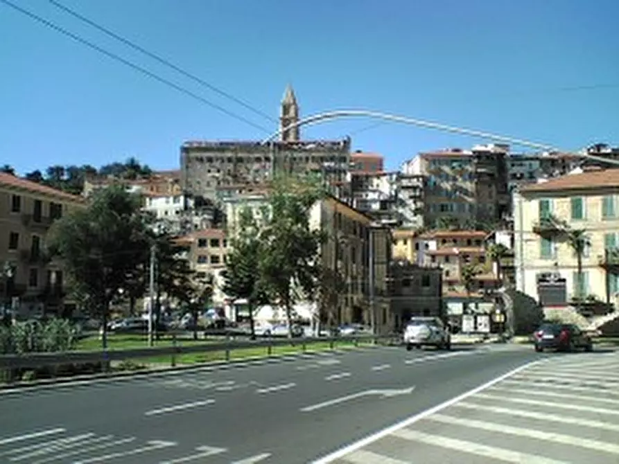 Immagine 1 di Magazzino in vendita  in Ventimiglia centro piazza Costituente a Ventimiglia