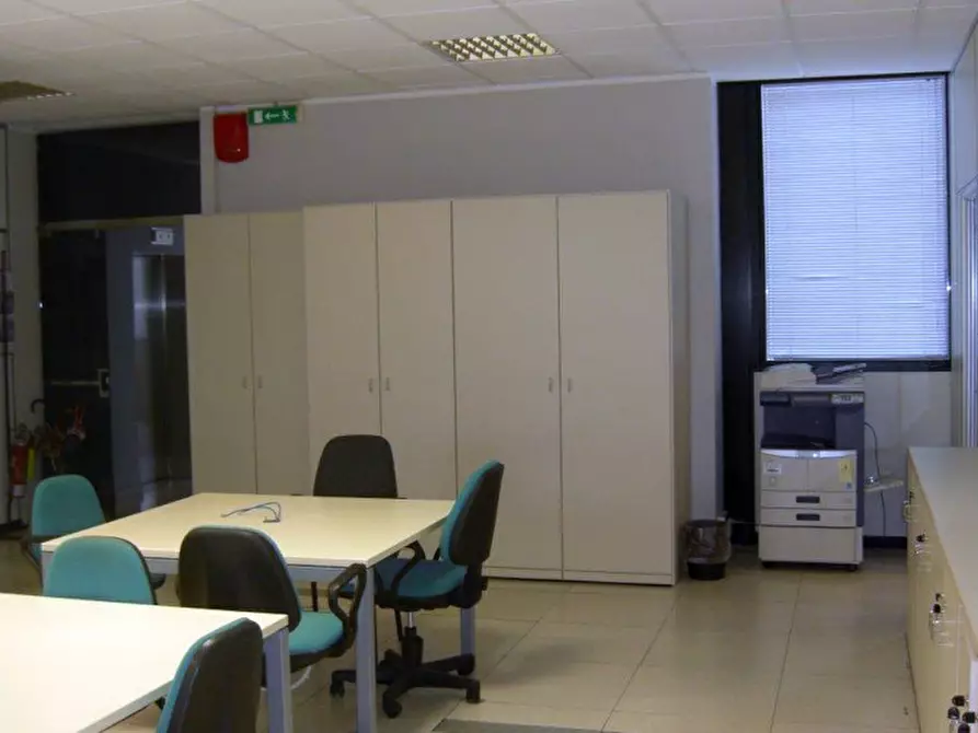 Immagine 2 di Ufficio in affitto  in VIA TOBAGI a Peschiera Borromeo