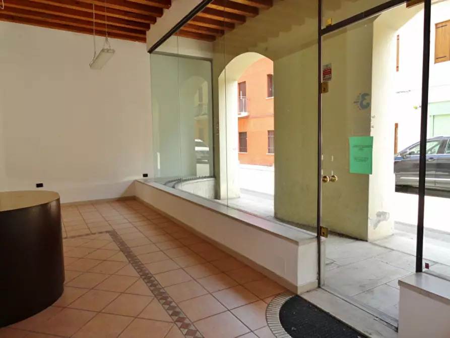 Immagine 1 di Negozio in affitto  in san felice a Vicenza