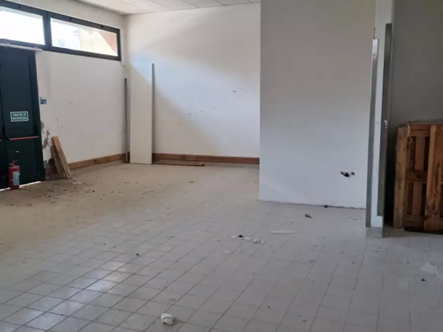 Immagine 5 di Negozio in affitto  in via Padana Inferiore a Este