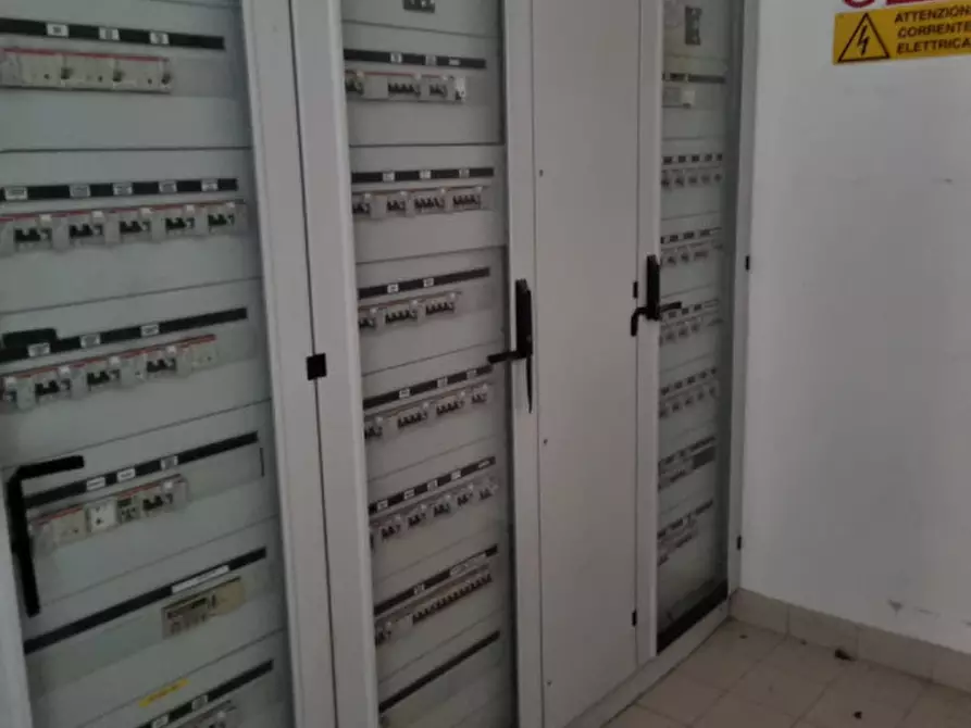 Immagine 13 di Negozio in affitto  in via Padana Inferiore a Este