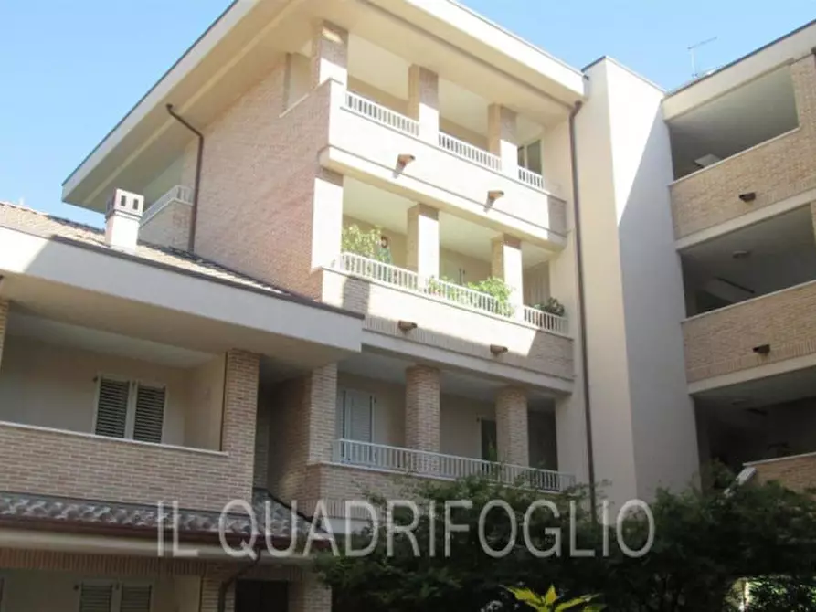 Immagine 3 di Negozio in vendita  a Cesena