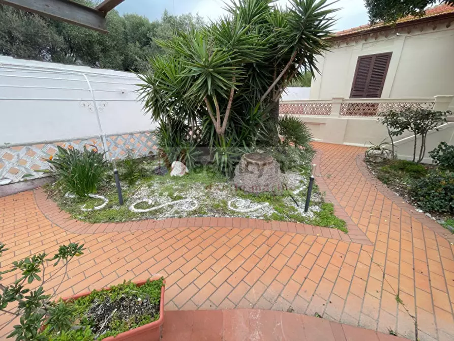 Immagine 3 di Villa in vendita  in 409 Via Lia Pellaro a Reggio Di Calabria