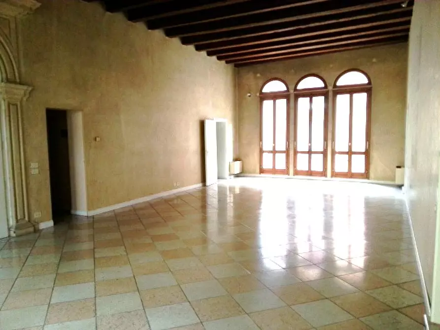 Immagine 1 di Appartamento in vendita  in VIA SANTA LUCIA a Padova