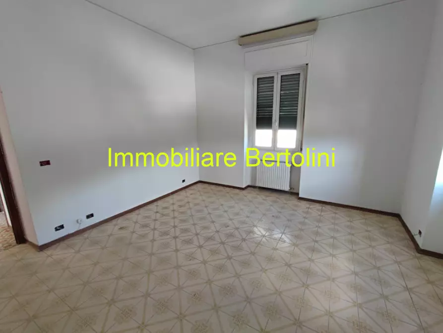 Immagine 6 di Casa trifamiliare in vendita  in corso marconi a San Remo