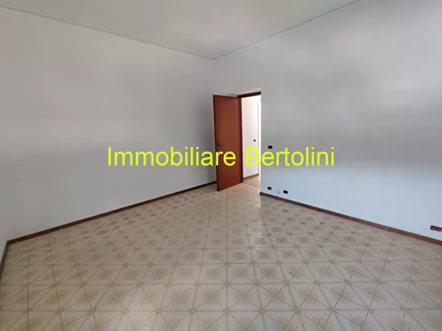 Immagine 7 di Casa trifamiliare in vendita  in corso marconi a San Remo