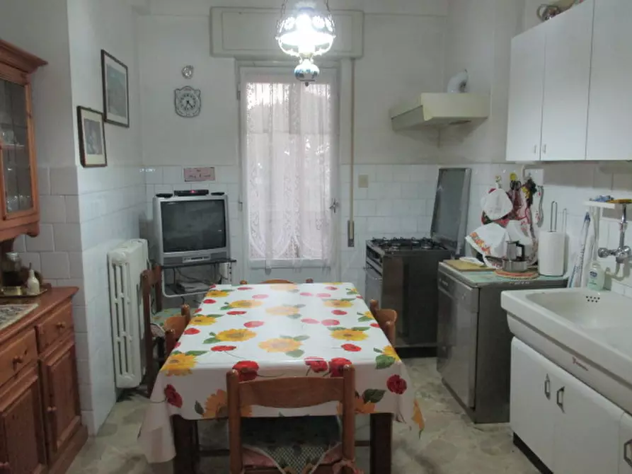 Immagine 5 di Appartamento in vendita  a Senigallia