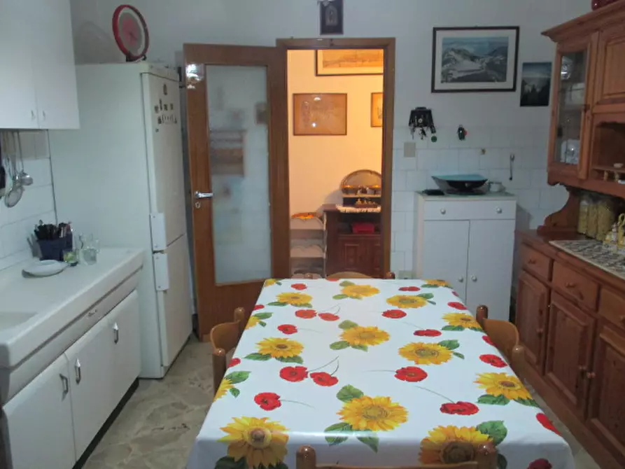 Immagine 11 di Appartamento in vendita  a Senigallia