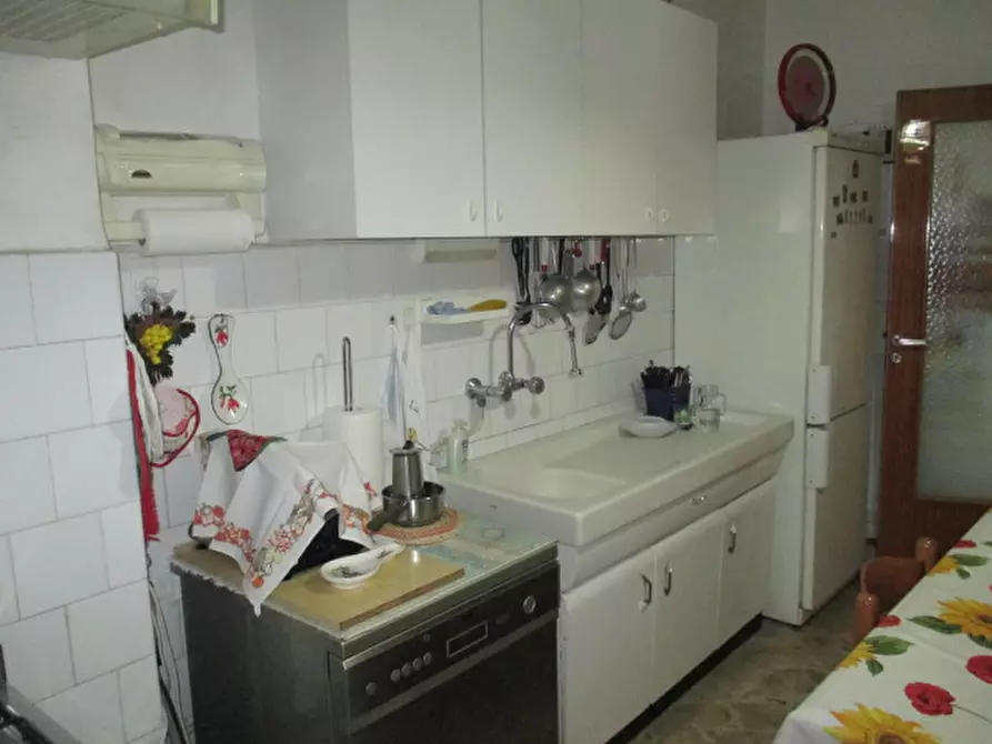 Immagine 12 di Appartamento in vendita  a Senigallia