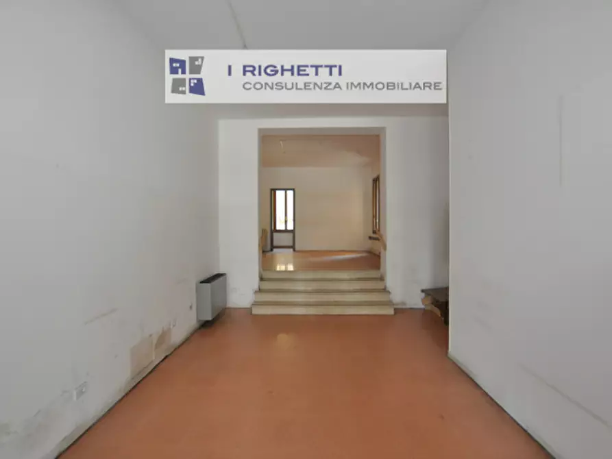 Immagine 4 di Negozio in affitto  in Via Mameli a Verona