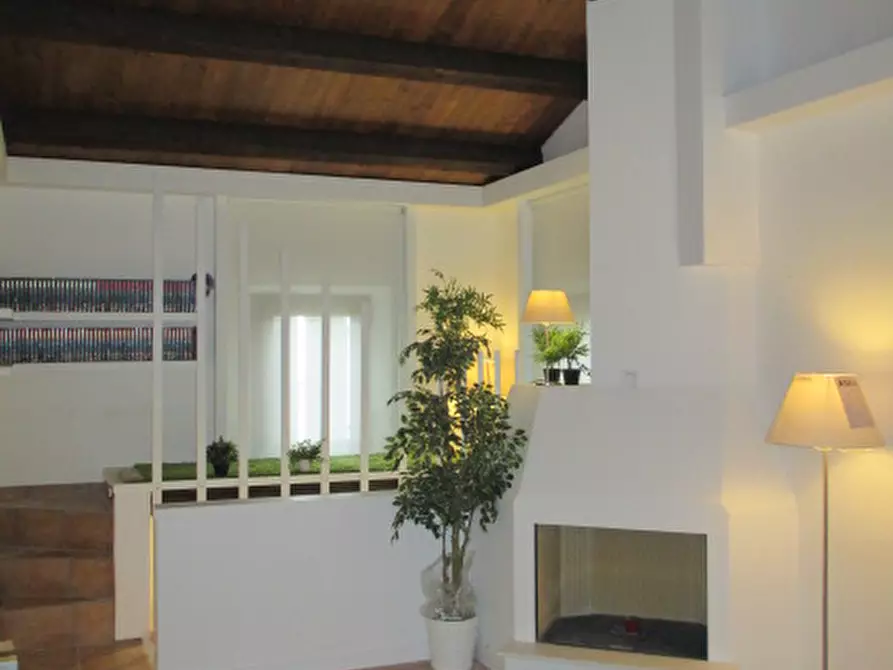 Immagine 10 di Rustico / casale in vendita  a Senigallia