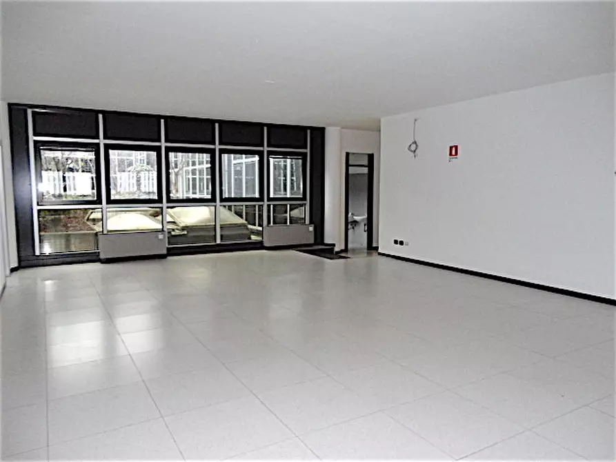 Immagine 10 di Ufficio in vendita  in Via Savelli a Padova