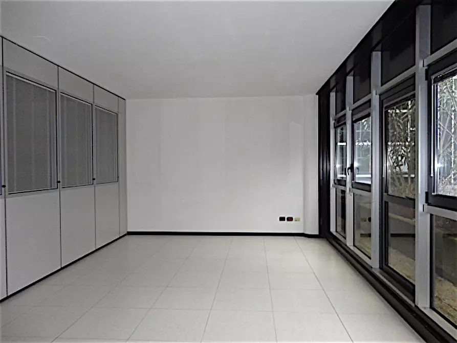 Immagine 12 di Ufficio in vendita  in Via Savelli a Padova