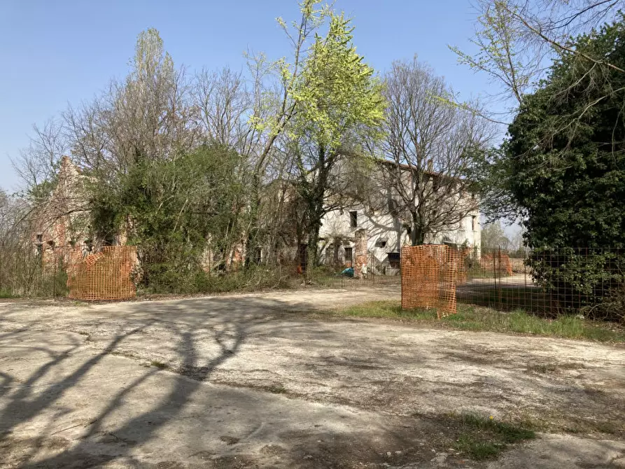 Immagine 28 di Terreno in vendita  a Castello Di Godego