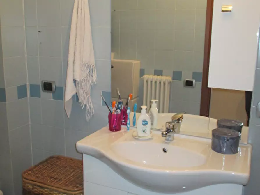 Immagine 10 di Appartamento in vendita  a Trecastelli