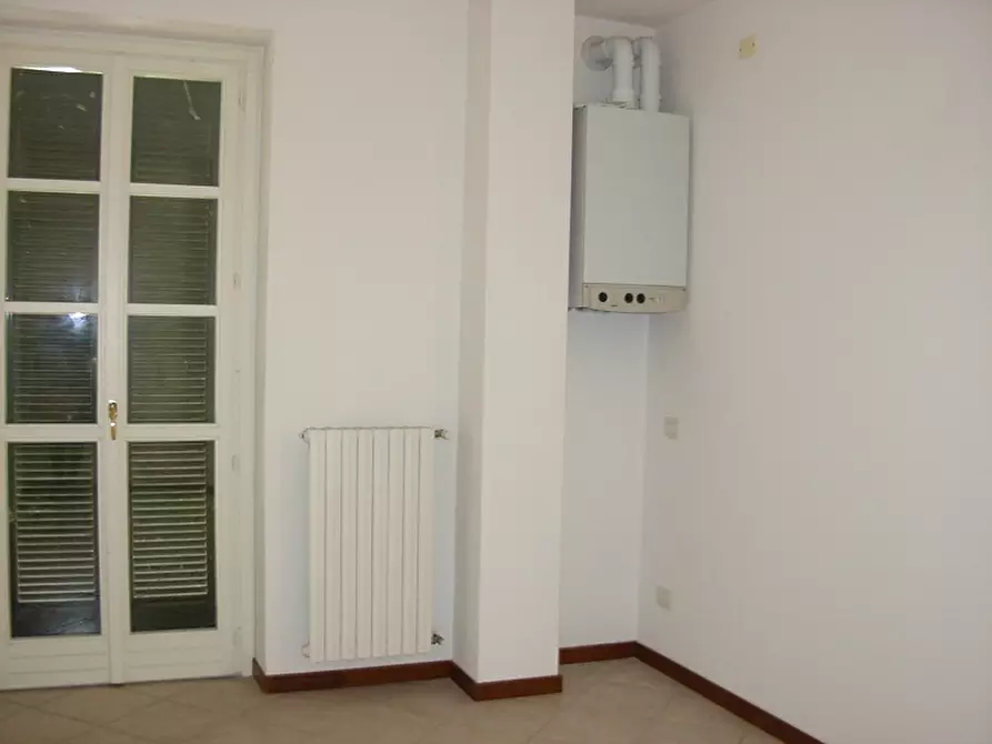 Immagine 4 di Appartamento in vendita  in via Giulietti a Casteggio