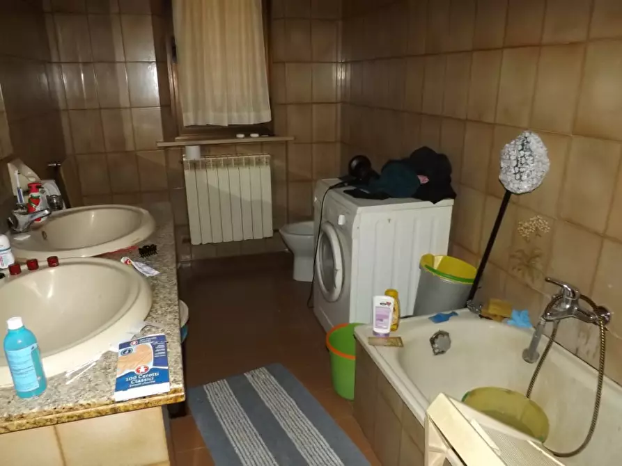Immagine 9 di Casa indipendente in vendita  a Trecastelli