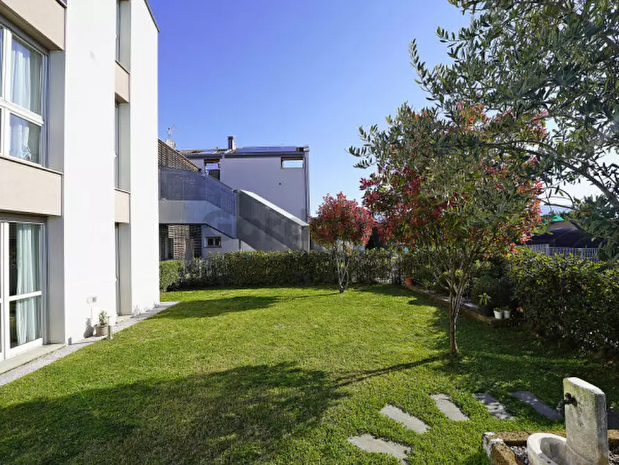 Immagine 3 di Villetta a schiera in vendita  in Via Vitali a Toscolano-Maderno