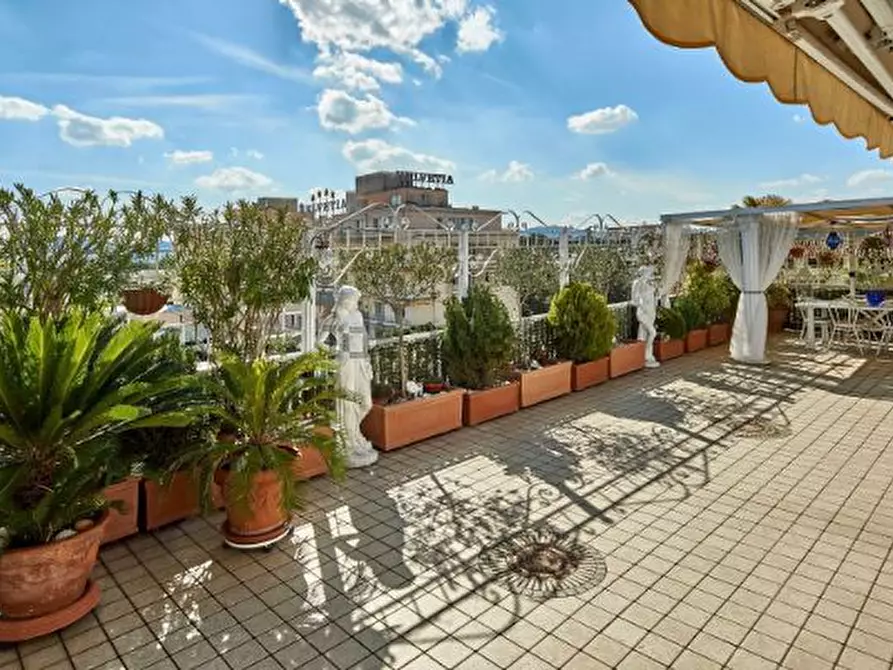 Immagine 30 di Attico in vendita  in piazza sacro cuore a Abano Terme