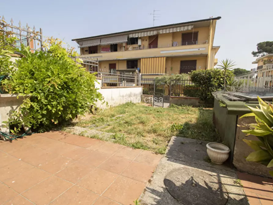 Immagine 23 di Villetta a schiera in vendita  a Poggio A Caiano