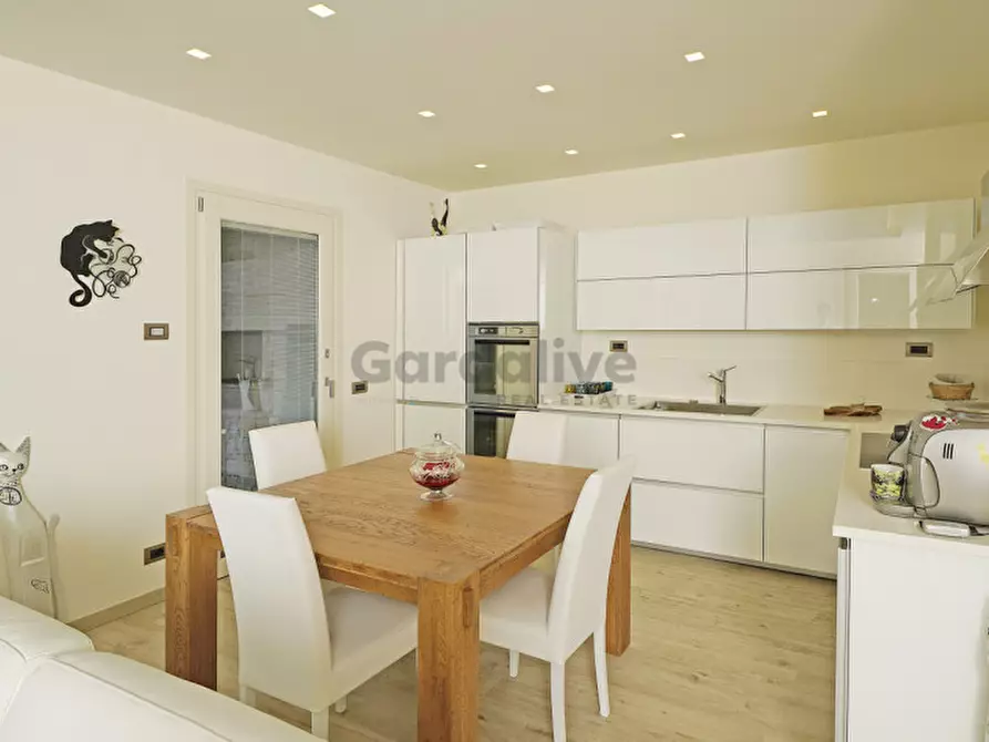 Immagine 10 di Villa in vendita  in Via Sant'Ambrogio 9 a Toscolano-Maderno