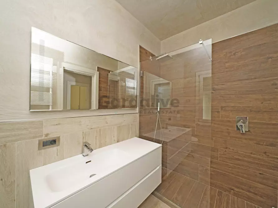 Immagine 26 di Villa in vendita  in Via Sant'Ambrogio 9 a Toscolano-Maderno