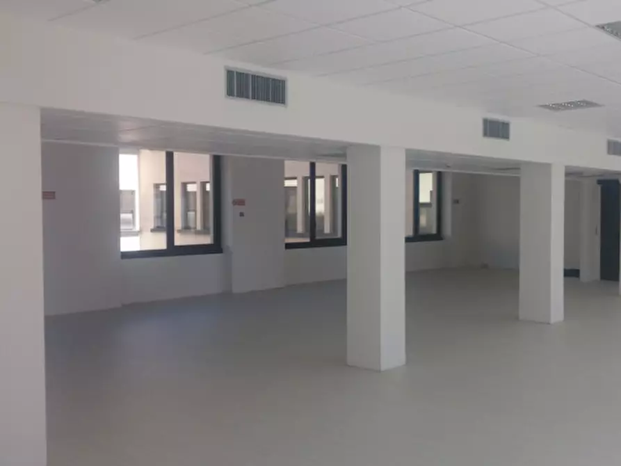 Immagine 11 di Ufficio in affitto  in CORSO LODI a Milano