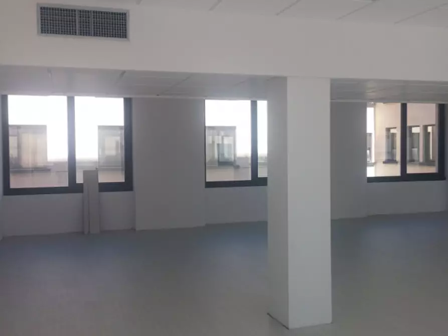 Immagine 12 di Ufficio in affitto  in CORSO LODI a Milano