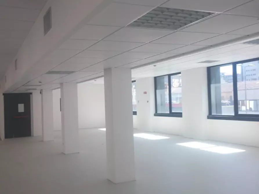 Immagine 16 di Ufficio in affitto  in CORSO LODI a Milano