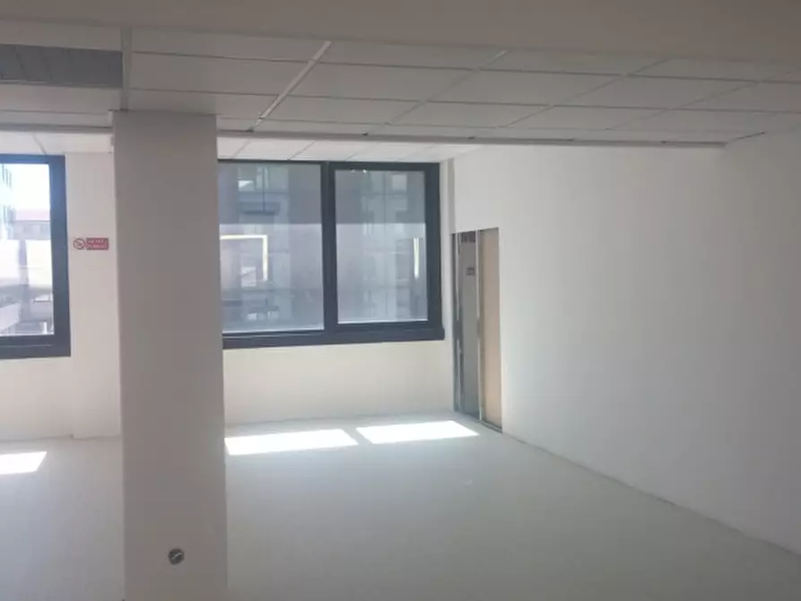 Immagine 24 di Ufficio in affitto  in CORSO LODI a Milano