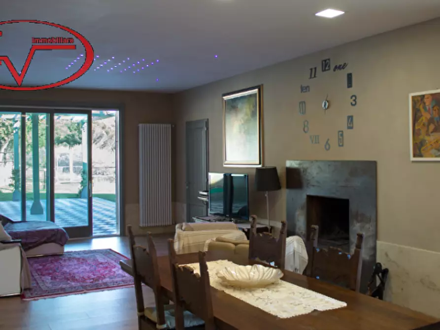 Immagine 12 di Villa in vendita  in via setteponti a Loro Ciuffenna