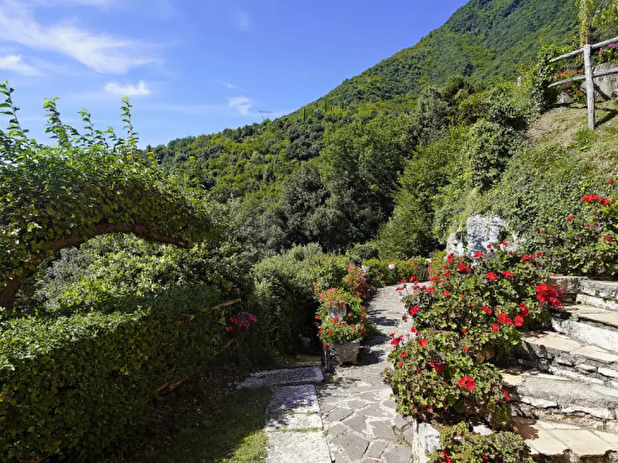 Immagine 10 di Casa indipendente in vendita  in Via Rocca snc a Toscolano-Maderno